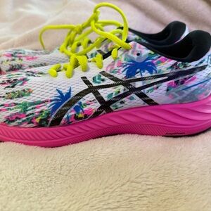 ASICS Women's White and Pink Athletic Running Shoes 9